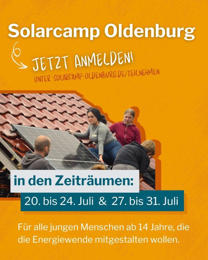 Sharepic zum Solarcamp Oldenbnurg 2026. Zu sehen sind die Eckdaten und vier Personen, die eine PV-Anlage auf einerm Dach montieren.